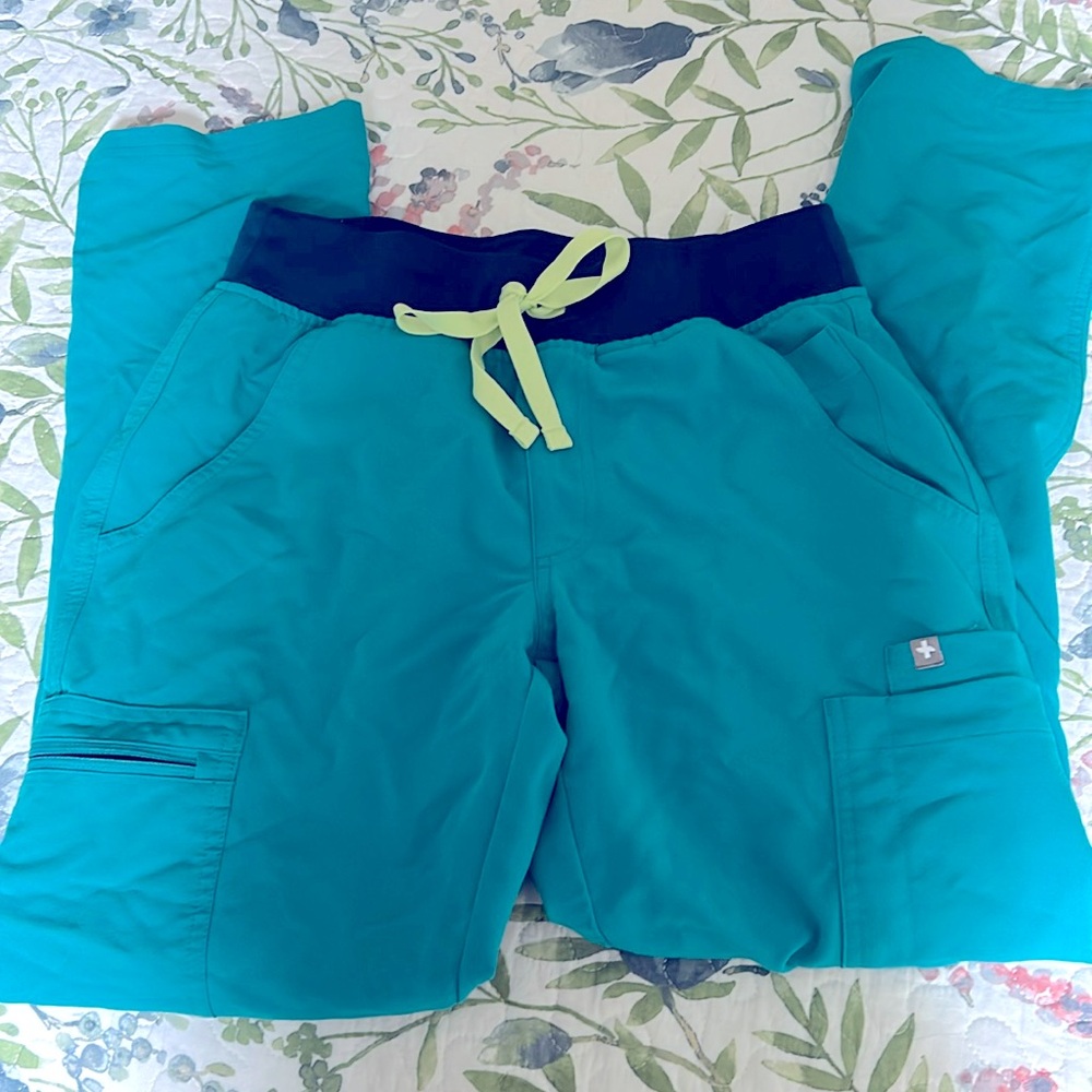 FIGS Teal High Waisted Yola Scrub Pants 🚑